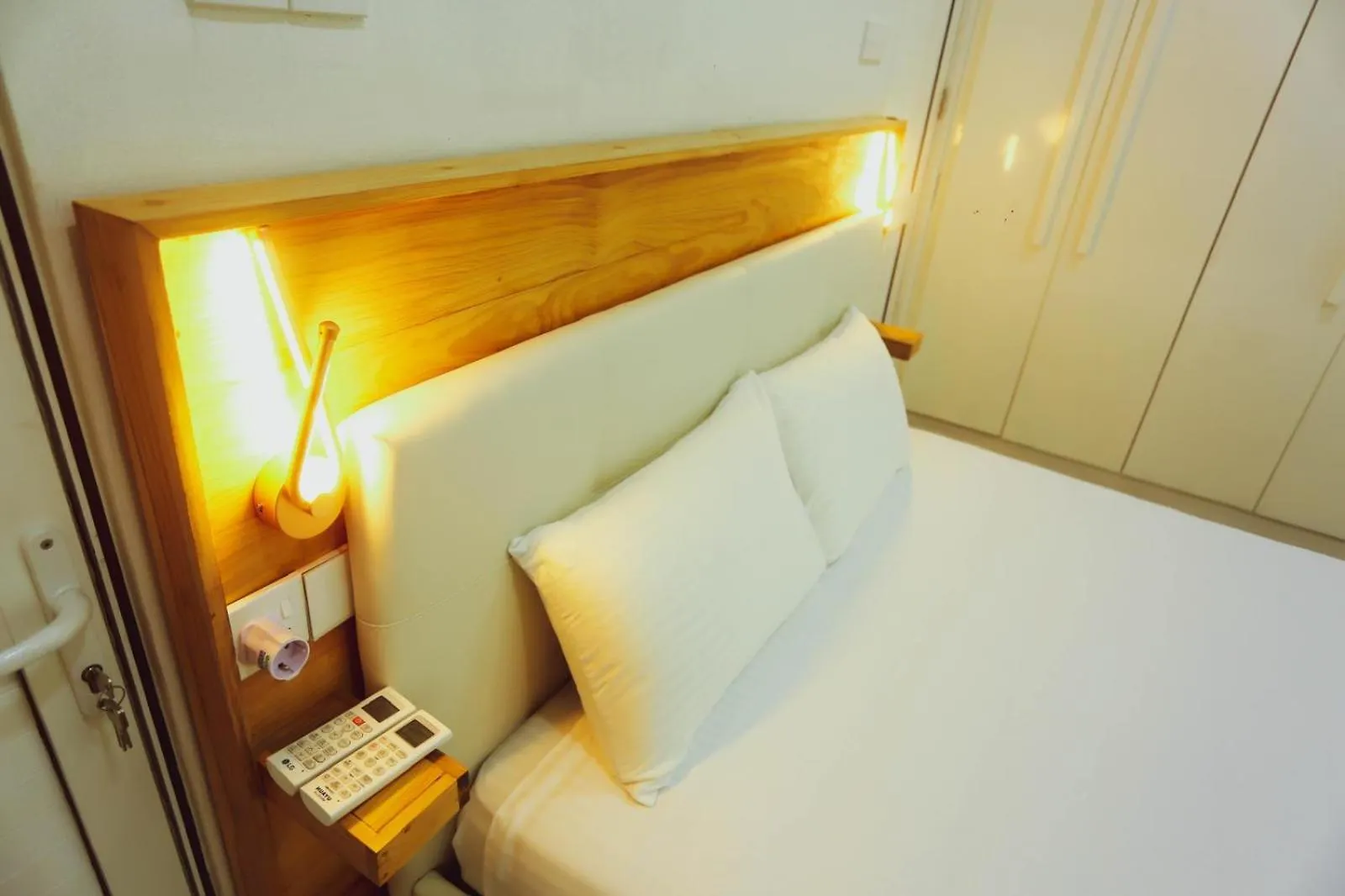 Mangrove Lagoon Villa Negombo
