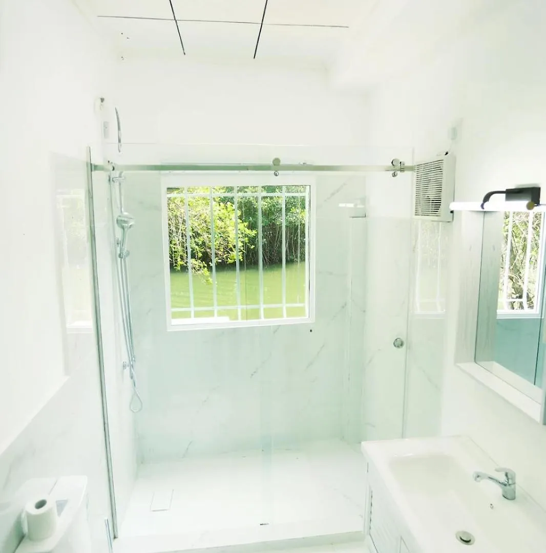 Mangrove Lagoon Villa Negombo